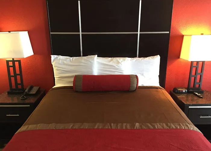 Harbor Inn & Suites Oceanside