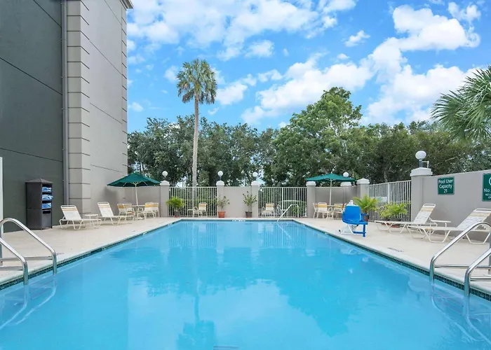La Quinta By Wyndham Naples East Hotel Golden Gate
