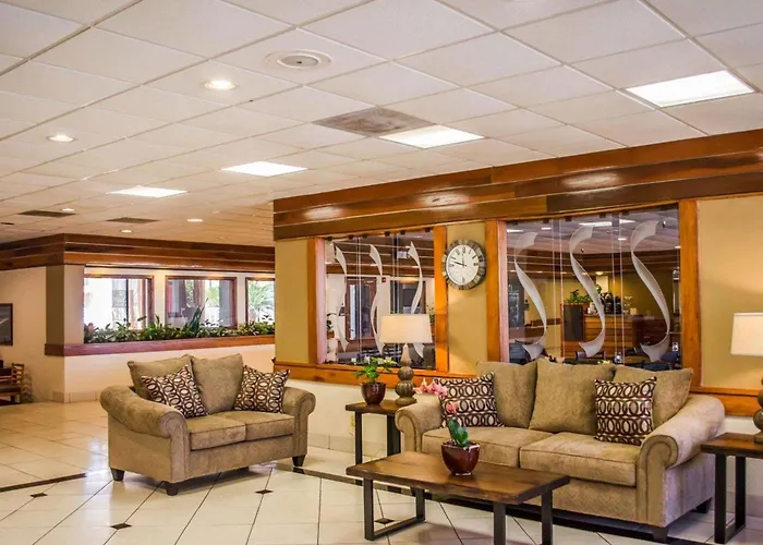 Quality Inn & Suites Pensacola Bayview Ferry Pass