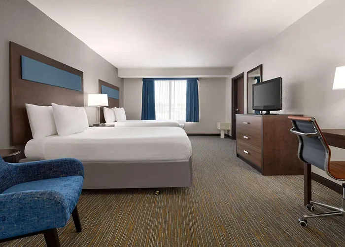 Wingate By Wyndham Southport Hotel