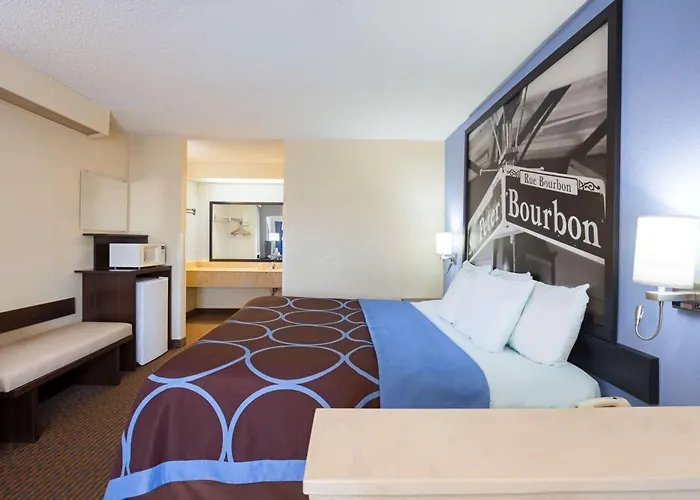 Super 8 By Wyndham Hammond Hotel