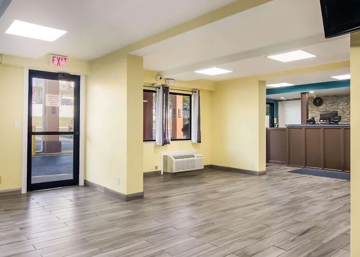 Rodeway Inn & Suites Monroeville-Pittsburgh