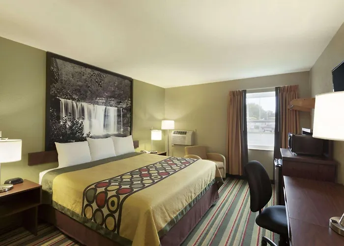 Super 8 By Wyndham Tuscola Hotel