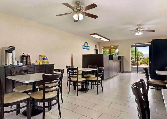 Days Inn By Wyndham Cortez