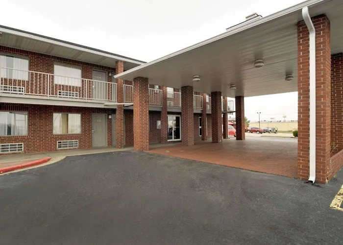 Quality Inn Russellville I-40