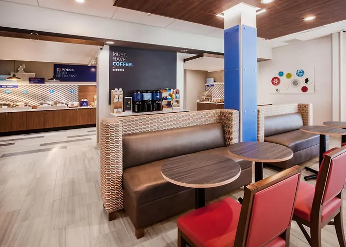Holiday Inn Express & Suites - Beloit By Ihg