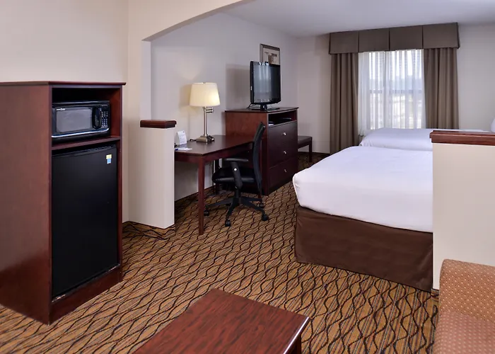 Holiday Inn Express & Suites Central Omaha By Ihg