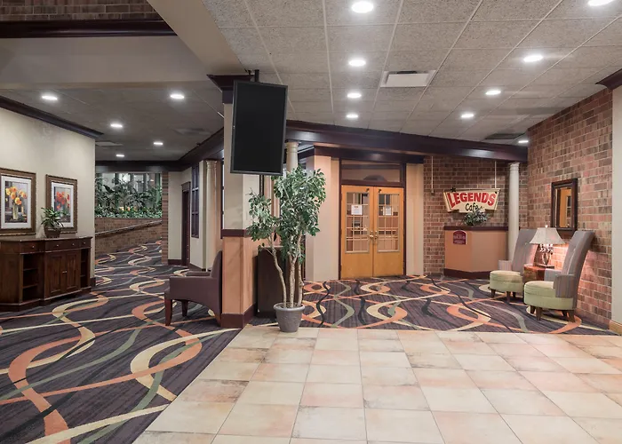 Holiday Inn & Suites St. Cloud By Ihg Saint Cloud