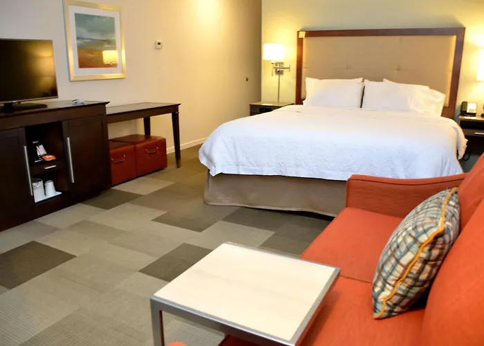 Hampton Inn & Suites - Deland