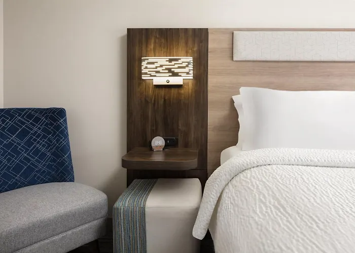 Holiday Inn Express Hotel & Suites Cherry Hills By Ihg Omaha