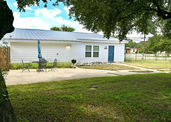 Blanco County Inn & Guesthouses