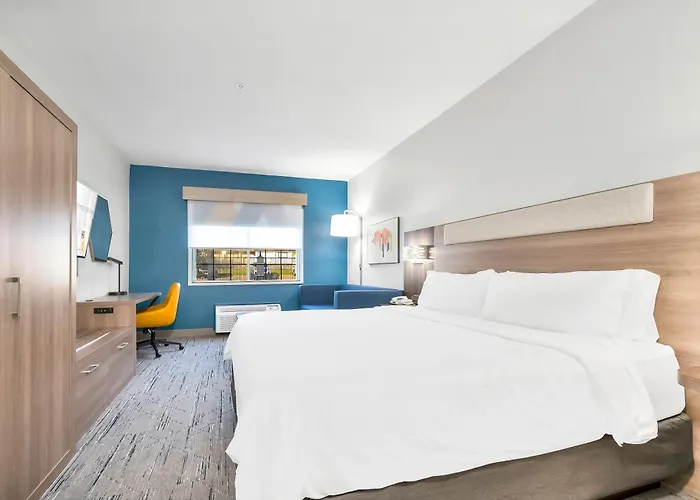 Holiday Inn Express Palestine By Ihg