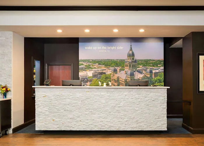 La Quinta By Wyndham Denton - University Drive