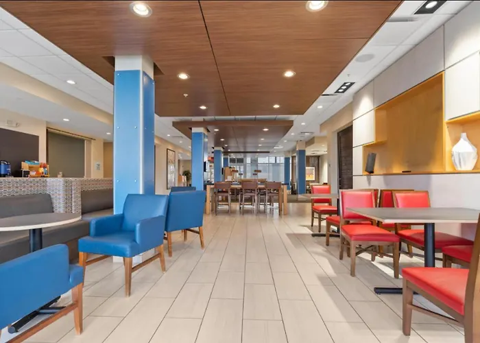 Holiday Inn Express & Suites Macon North By Ihg