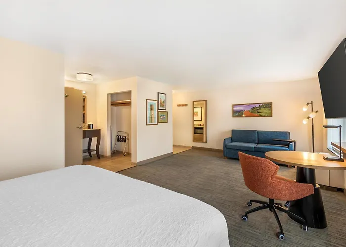 Hampton Inn & Suites Moreno Valley