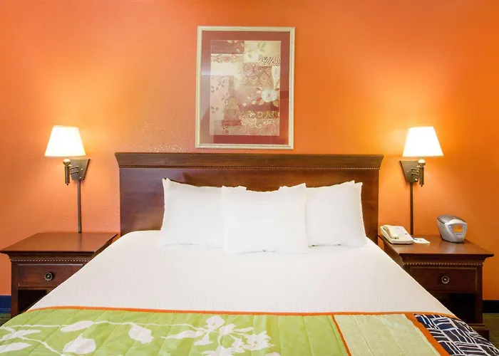 Days Inn By Wyndham Fremont