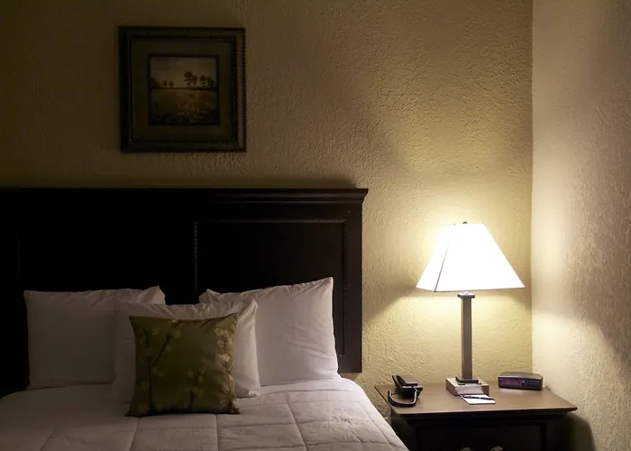Grand View Inn & Suites Branson
