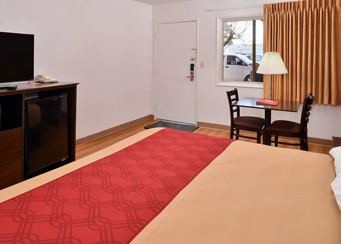 Bend Inn & Suites