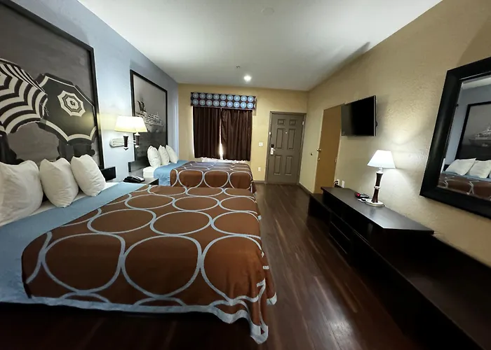 Super 8 By Wyndham Galveston Hotel
