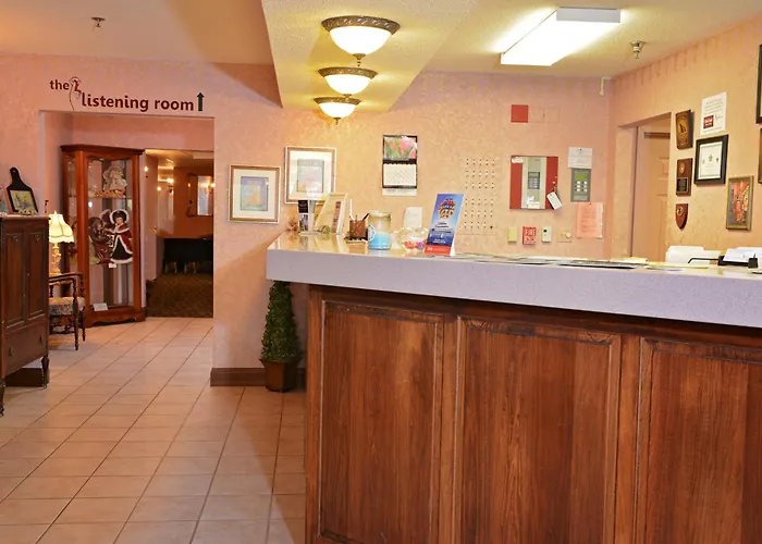 Ourguest Inn & Suites Downtown Port Clinton
