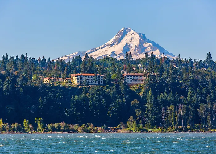 Columbia Cliff Villas Hood River