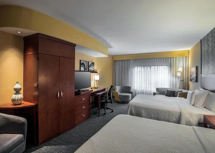Courtyard By Marriott Waldorf Hotel