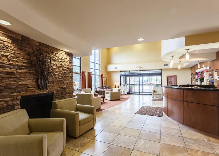 Comfort Suites East Lincoln - Mall Area