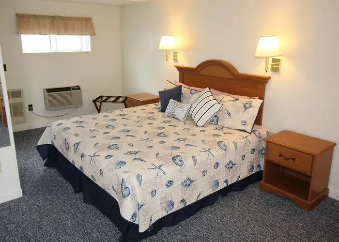Hyannis Holiday Motel