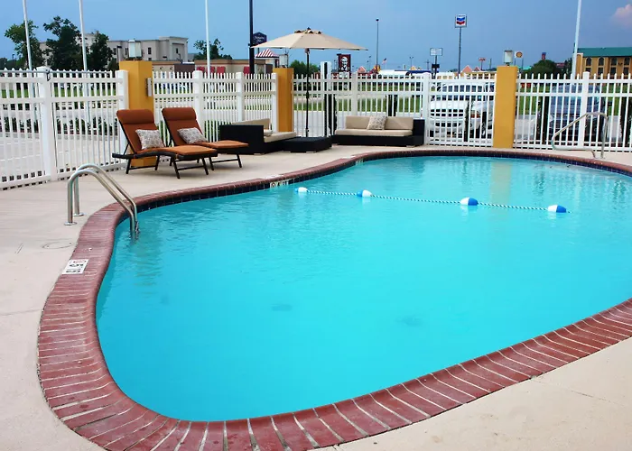 La Quinta By Wyndham Gonzales La Hotel