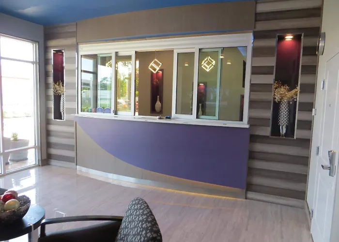 Hotel Blue - Woodlands Spring