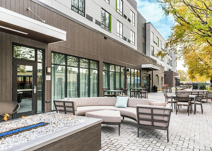 Courtyard By Marriott West Springfield Hotel