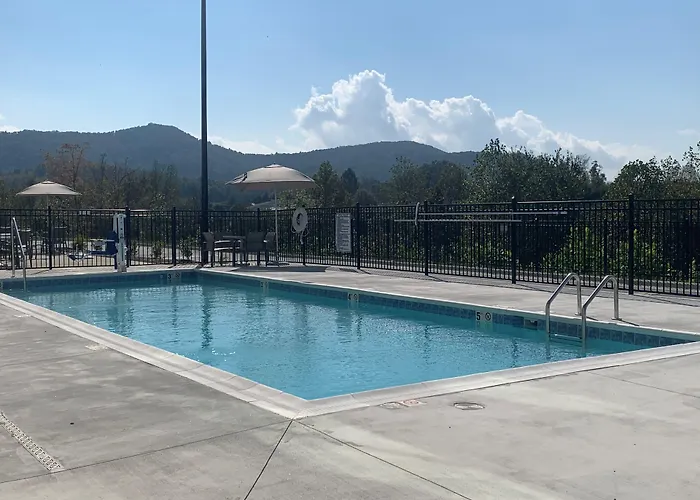 Holiday Inn Express & Suites - Marion By Ihg