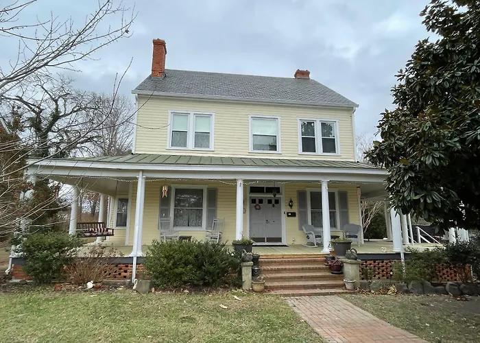 The Grey Swan Inn Llc Blackstone