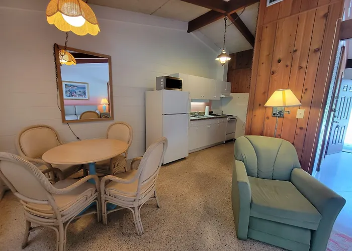 Tropical Marina & Resort On Lake Beresford DeLand