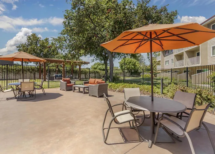 Best Western Plus Garden Court Inn Fremont
