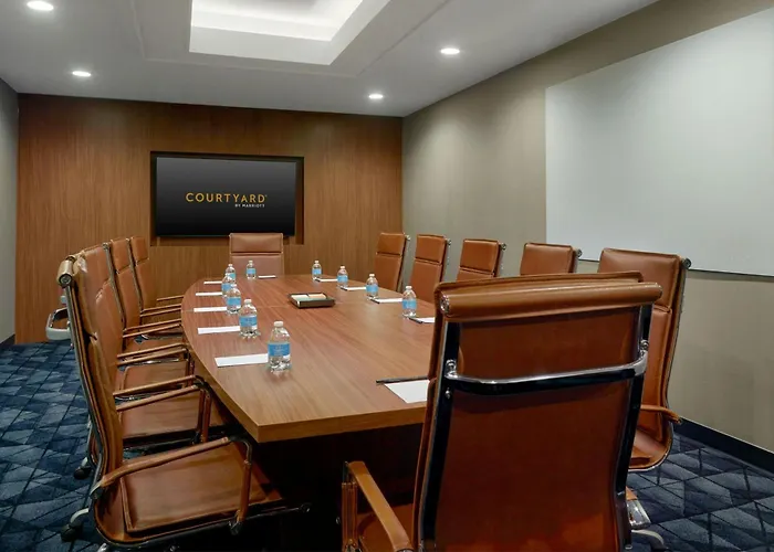 Courtyard By Marriott Frederick Hotel