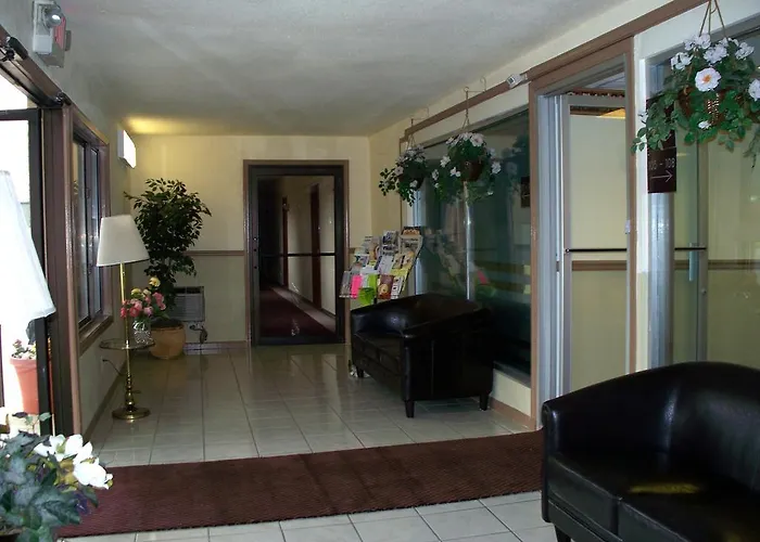 Budget Inn & Suites Wall