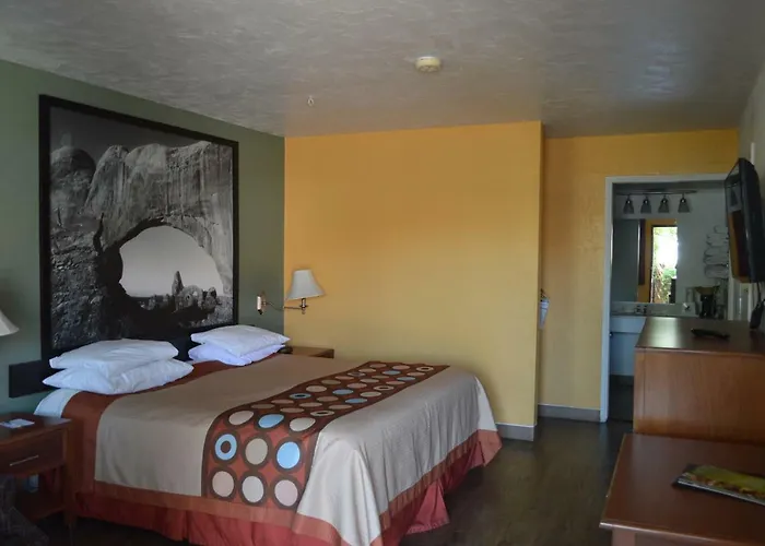 Super 8 By Wyndham St. George Ut Motel