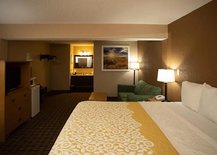 Days Inn By Wyndham Fairmont